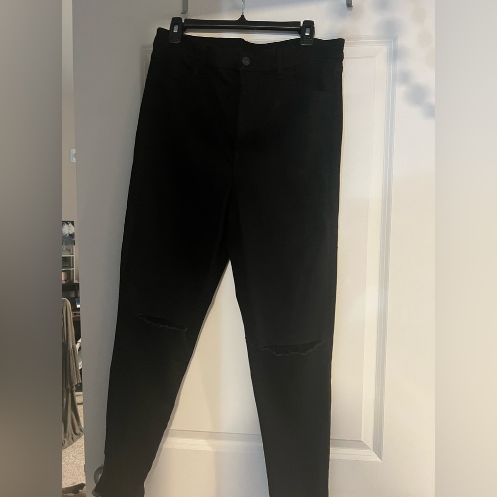 Black, Size 14 American Eagle Super Hi-Rise Jeggings, only worn once!